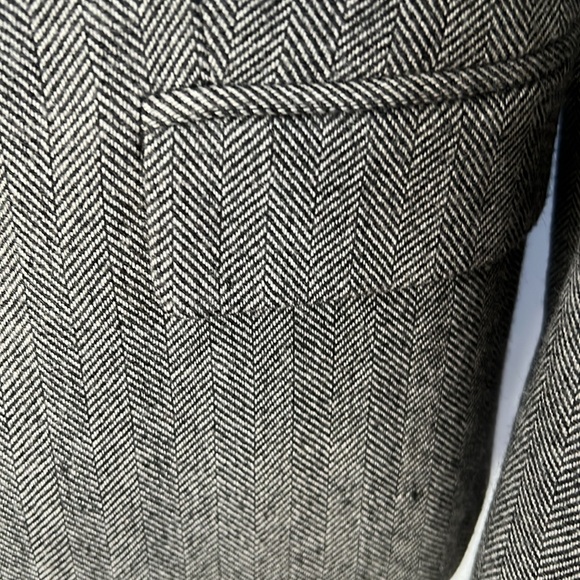 J Crew Herringbone Blazer - Gold Buttons - Size 6 - Picture 4 of 8